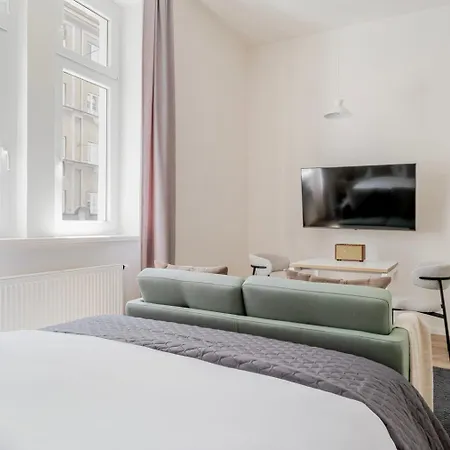 Blueground 7 Renovated Letna Park Prg-50 Апартаменты Прага