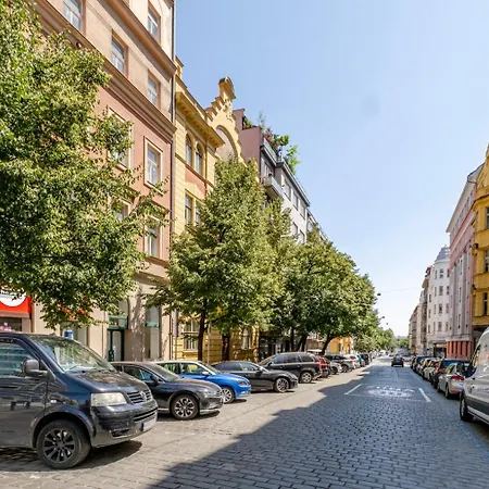 Blueground 7 Renovated Letna Park Prg-50 *